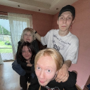 GiggleShitters - discord server icon