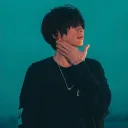 米津玄師 (+ EVERYONE)