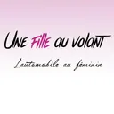 Une Fille au Volant