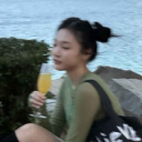 ⟢ ﹒ ◌   hyei　🦜 Discord server icon