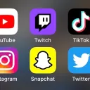 Serveur Sur L’entraide Des Réseaux Sociaux