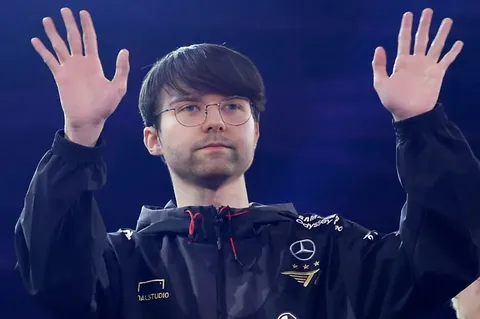 Fooneses Hairline Flame Safespace splash