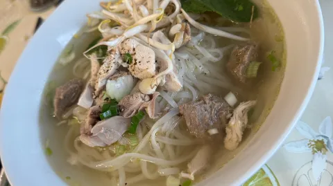 Ăn Phở splash