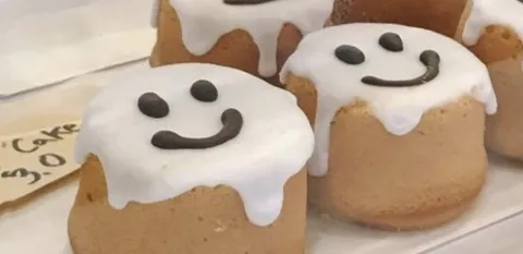 ↓ ↓ brown 🍞 emotes ✰ splash