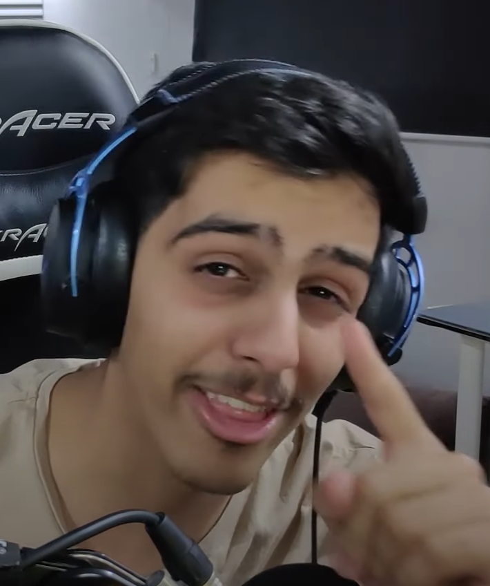 والله لا ارويك  Discord sticker