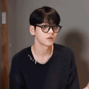 side eye (/bangtan) Discord sticker