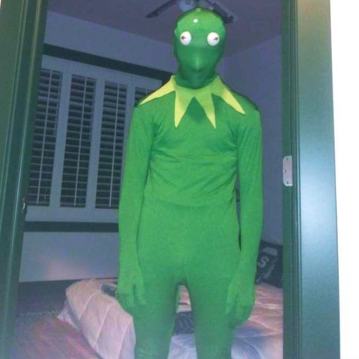 Cursed | Kermit Discord sticker