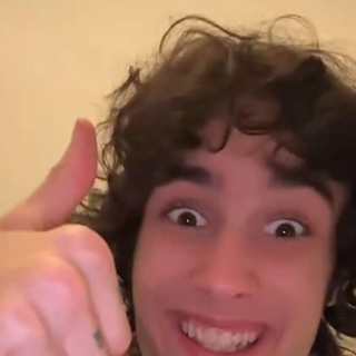 thumbs up! | .gg/sombr