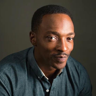 Sniper light skin stare