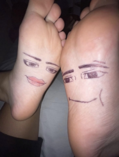 pay ur rent with feet Discord sticker