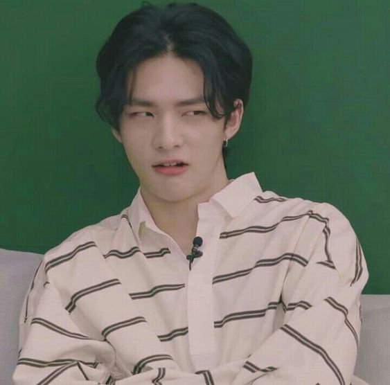 sk_Hyunjin_disgust